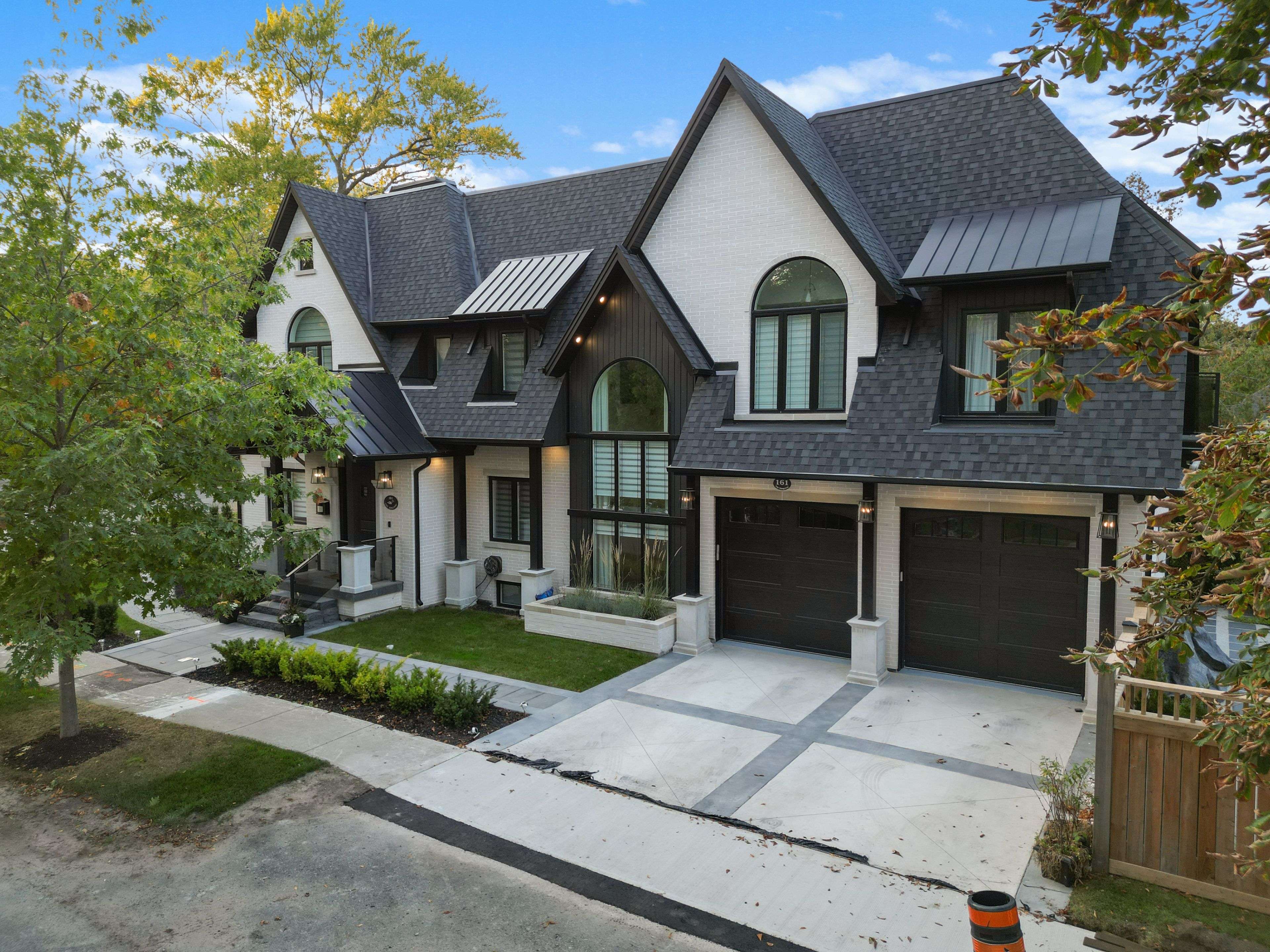 Toronto W08, ON M8X 2V5,161 The Kingsway N/A