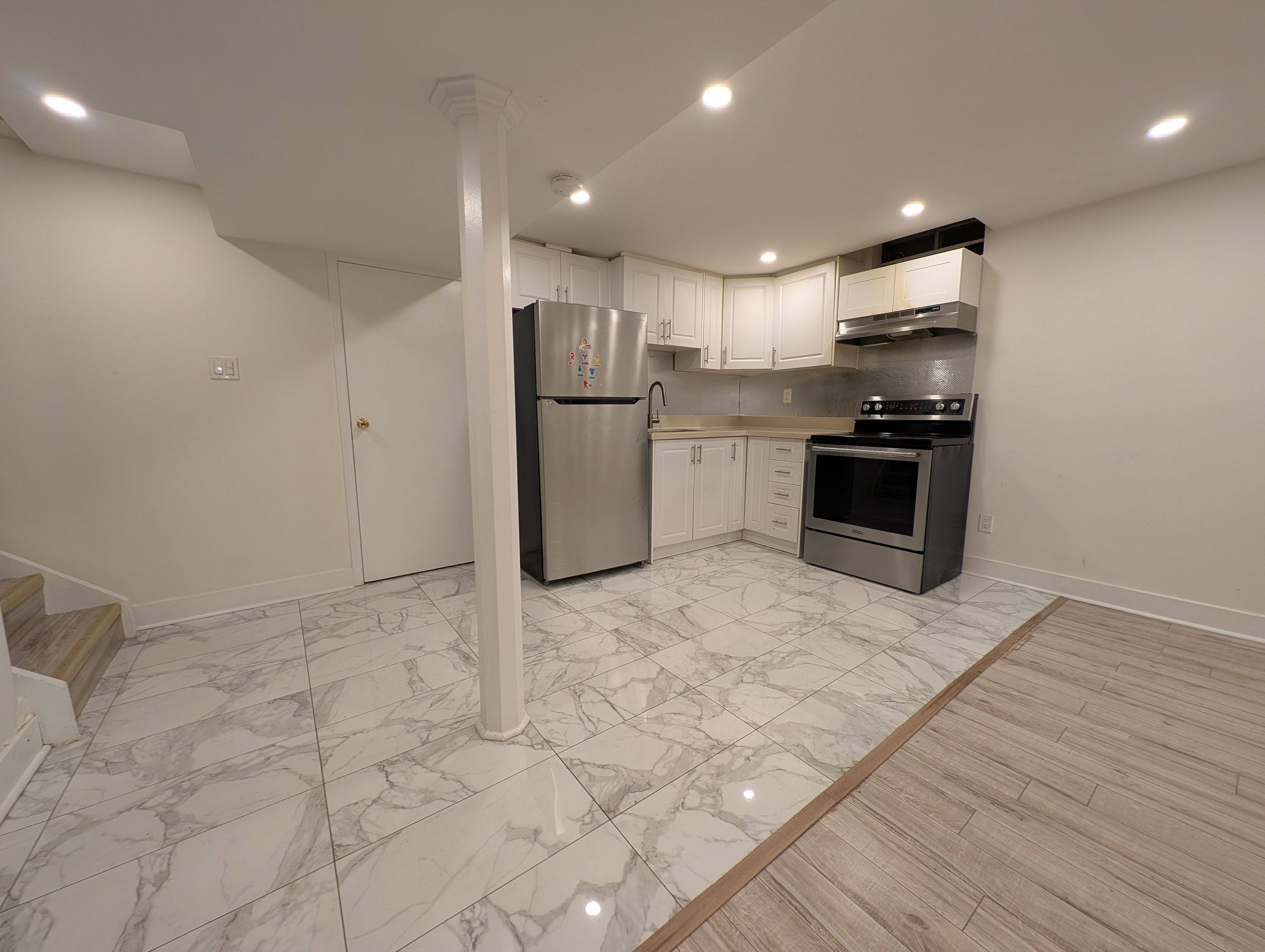 Brampton, ON L6Y 4J3,33 Trammell LN #BSMT