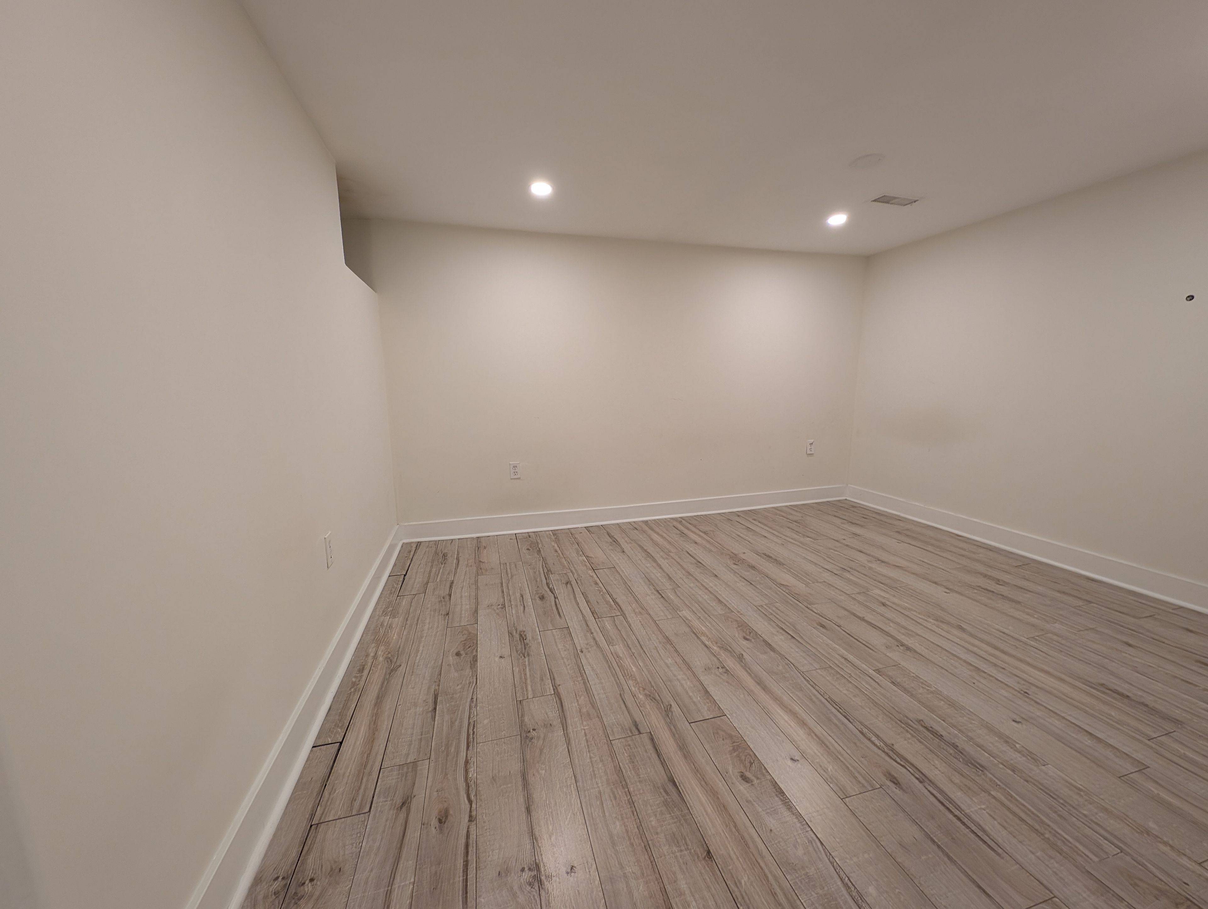 Brampton, ON L6Y 4J3,33 Trammell LN #BSMT