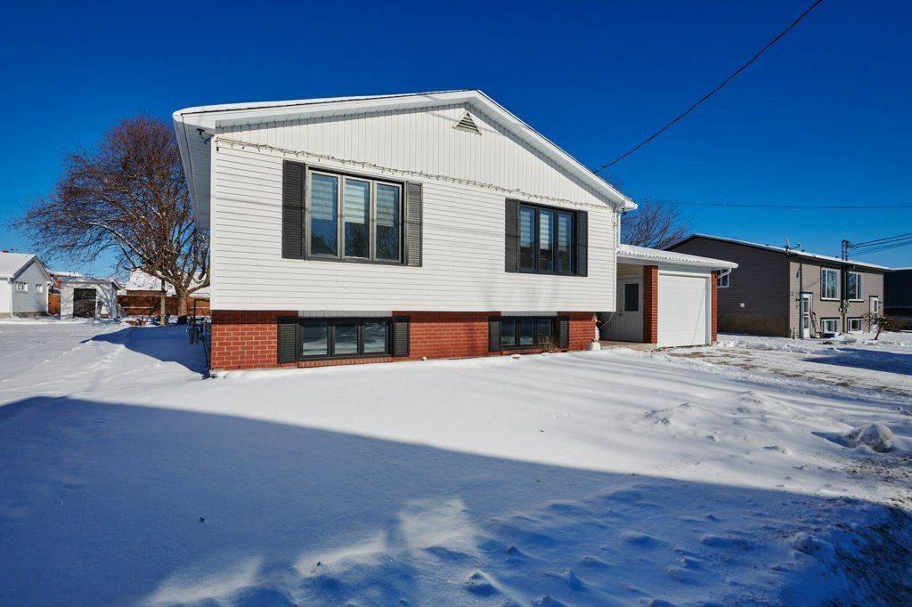 Champlain, ON K0B 1R0,25 Wall ST