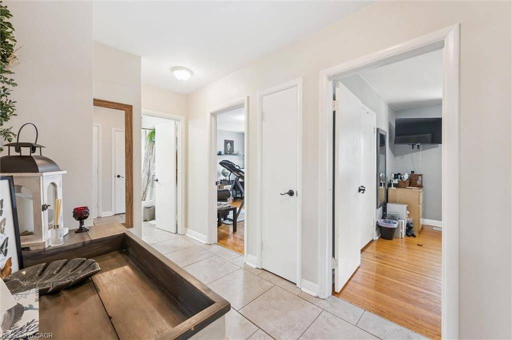 Kitchener, ON N2M 1H7,115 Marlborough AVE #3