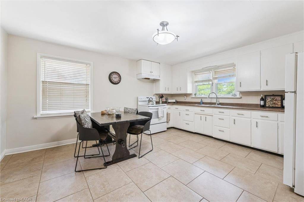 Kitchener, ON N2M 1H7,115 Marlborough AVE #3