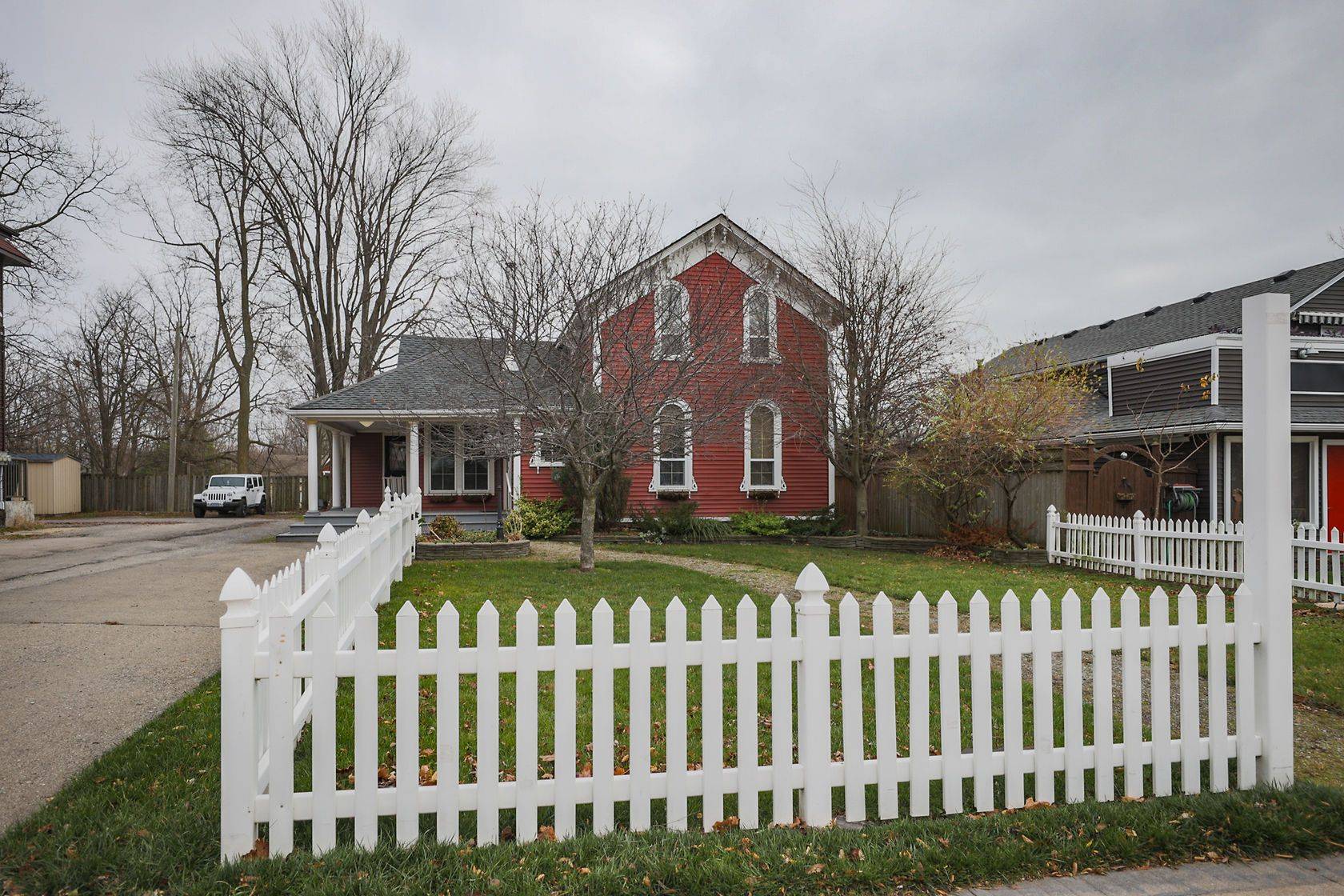 Fort Erie, ON L0S 1N0,264 Ridge RD N