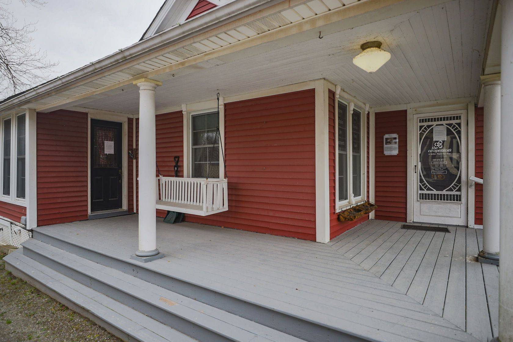 Fort Erie, ON L0S 1N0,264 Ridge RD N