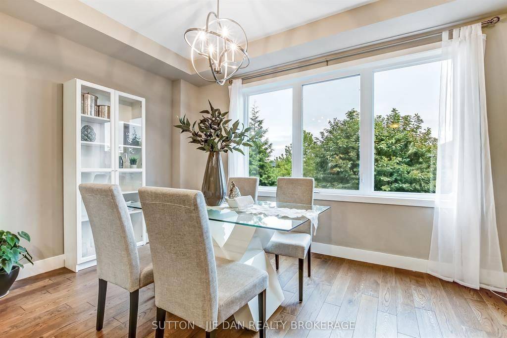 London North, ON N6G 0T8,1960 Dalmagarry RD #90