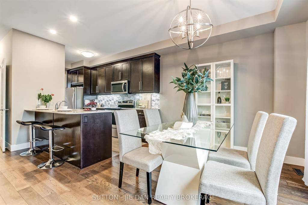 London North, ON N6G 0T8,1960 Dalmagarry RD #90