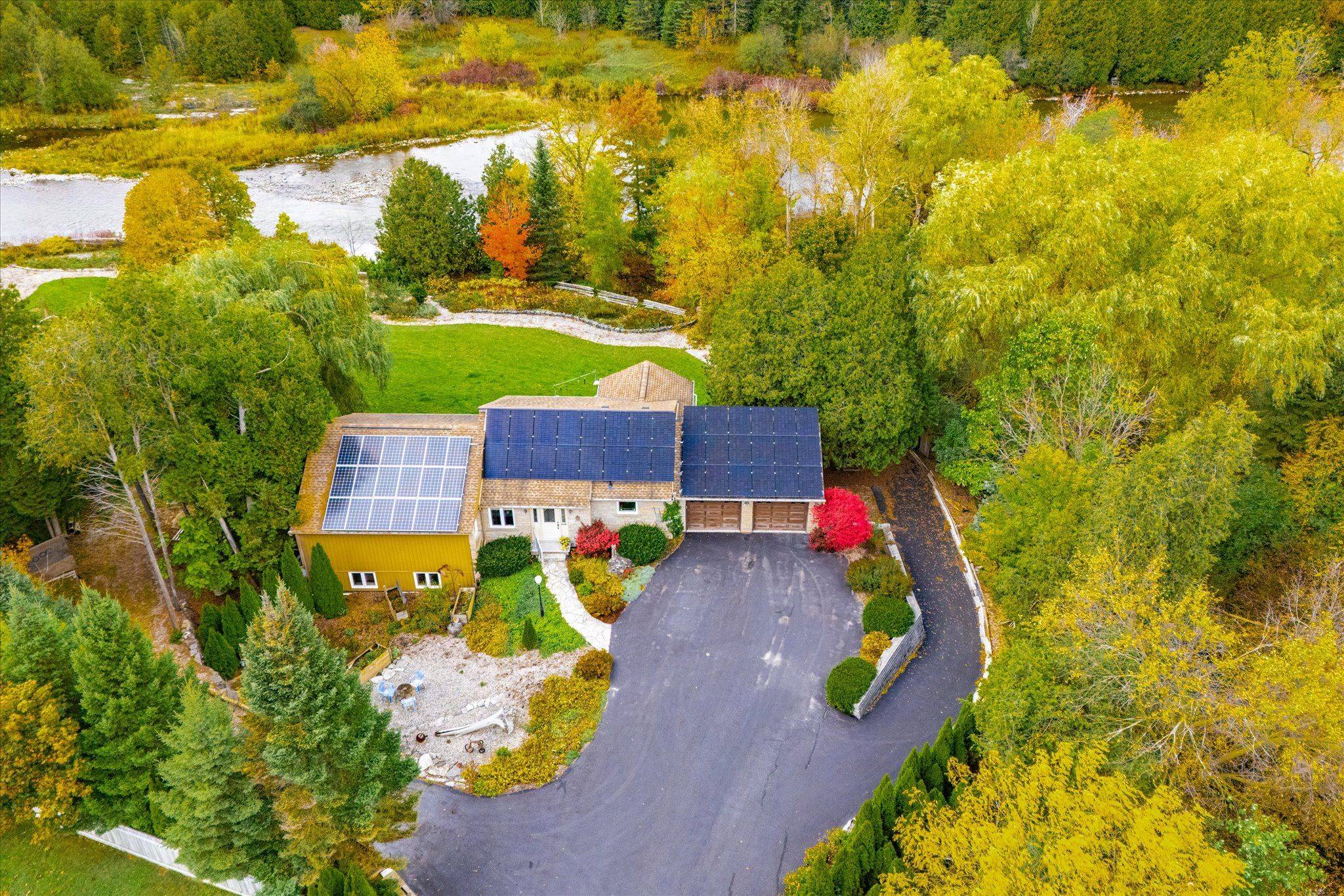 Centre Wellington, ON N1M 2W5,8060 Wellington Rd 18 RD