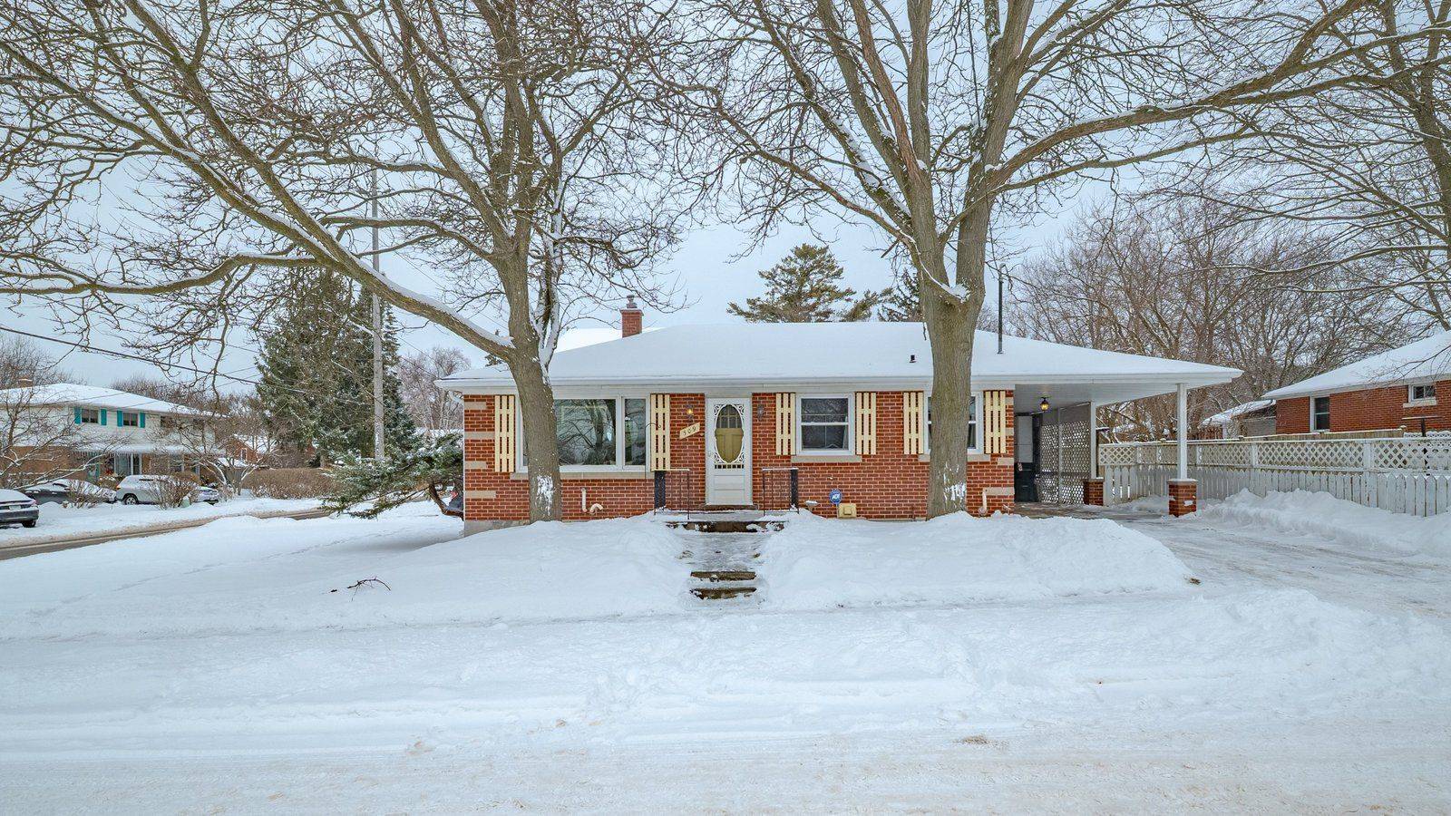 Cambridge, ON N3H 3A8,309 Moore ST