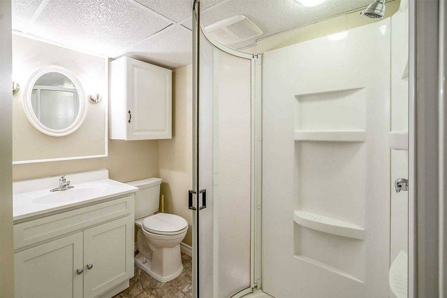 St. Catharines, ON L2P 3P5,74 Green Maple DR #Bsmt