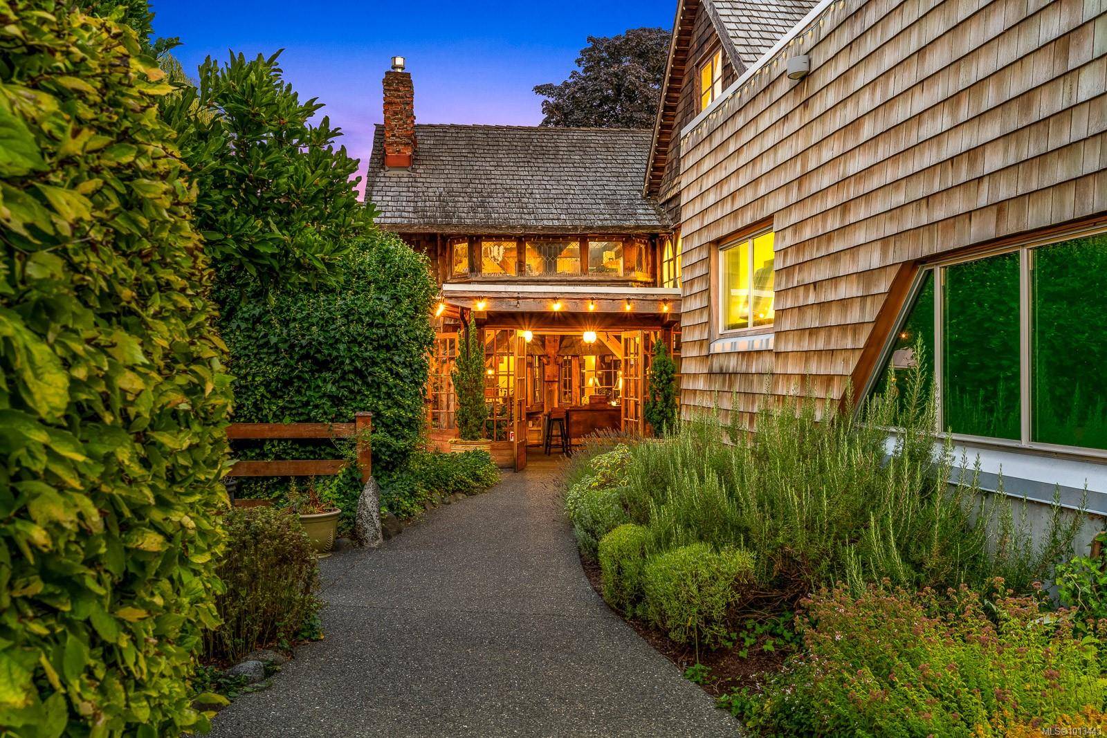 Courtenay, BC V9N 8C7,1760 Riverside Lane