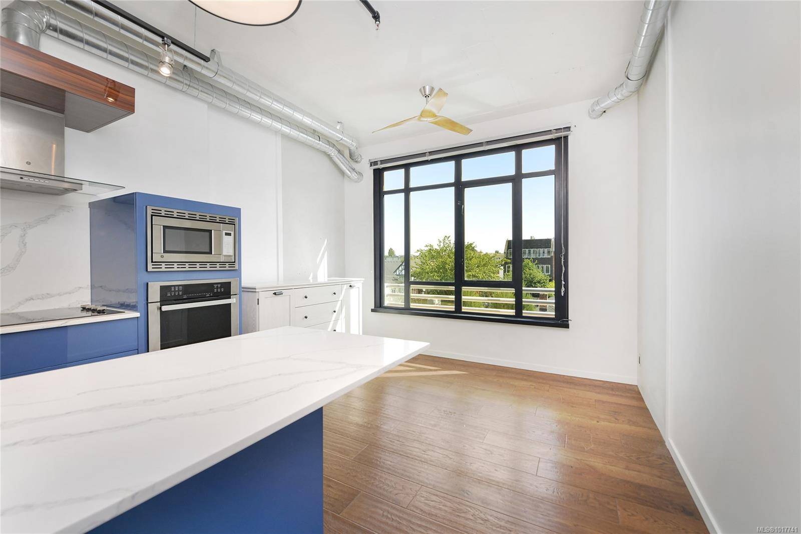 Victoria, BC V8V 0C9,1029 View St #434