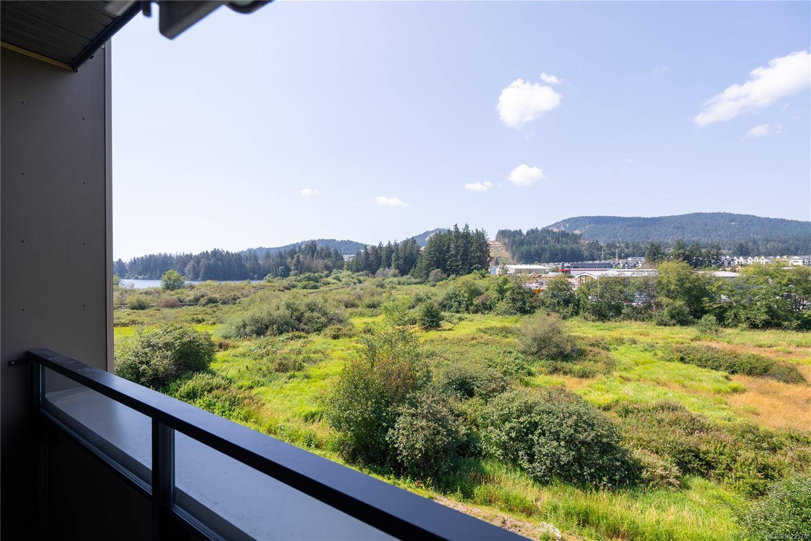 Langford, BC V9B 7B4,1371 Goldstream Ave #510