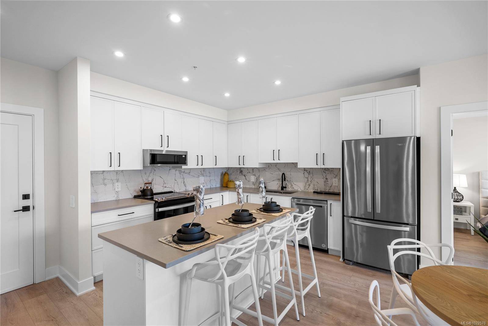 Langford, BC V9B 7B4,1371 Goldstream Ave #510