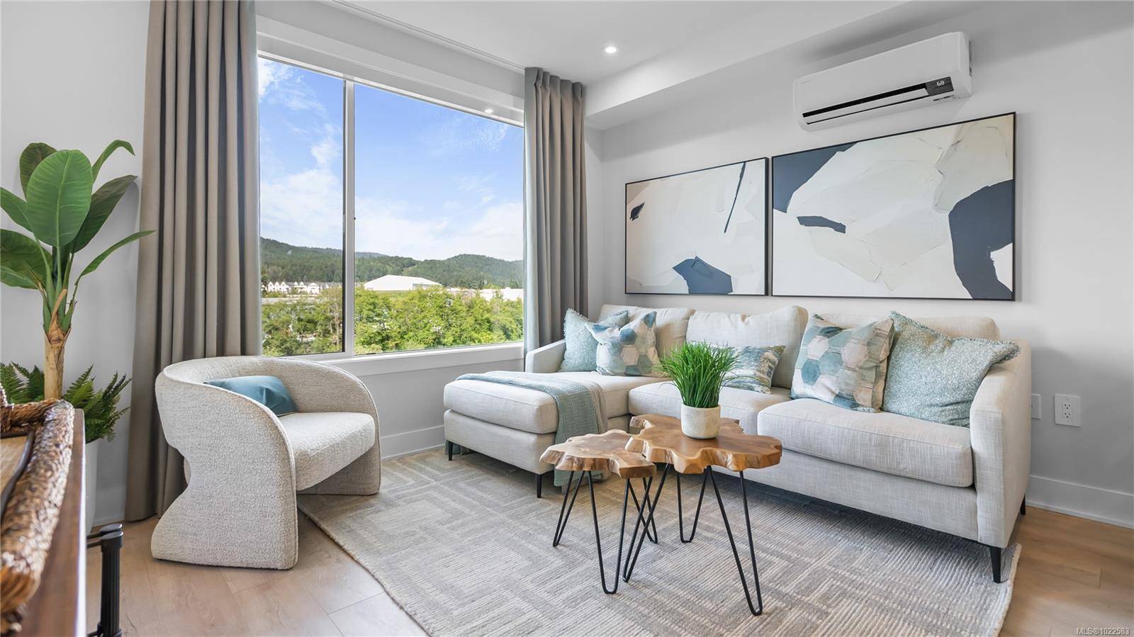 Langford, BC V9B 7B7,1371 Goldstream Ave #504