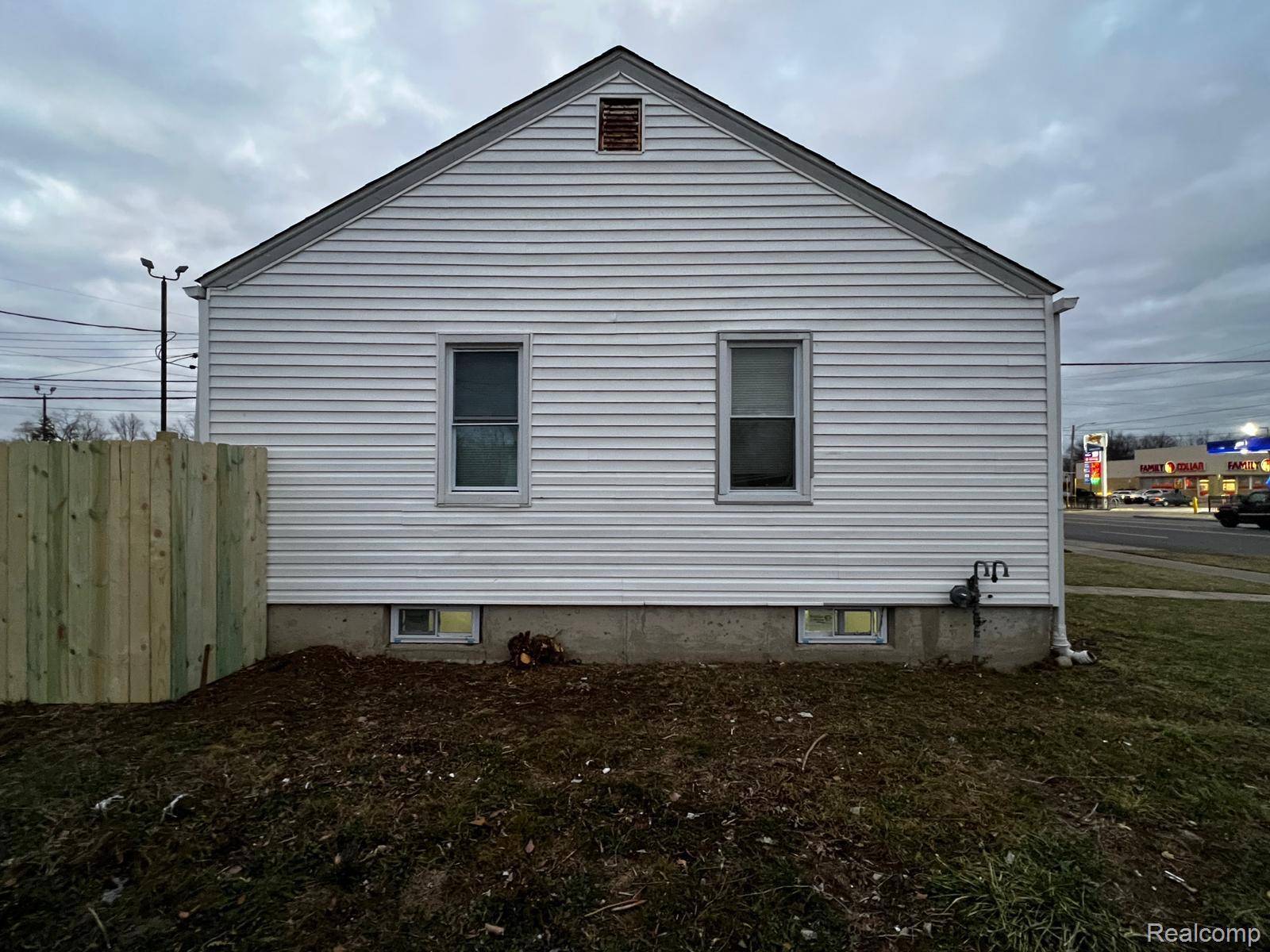 Detroit, MI 48228,8695 Evergreen AVE