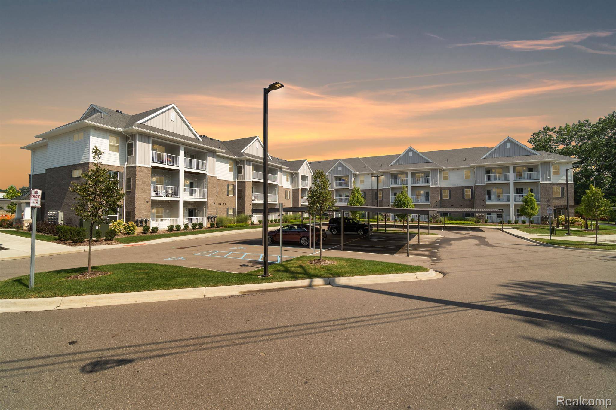 1957 S TELEGRAPH RD #201, Bloomfield Hills, MI 48302