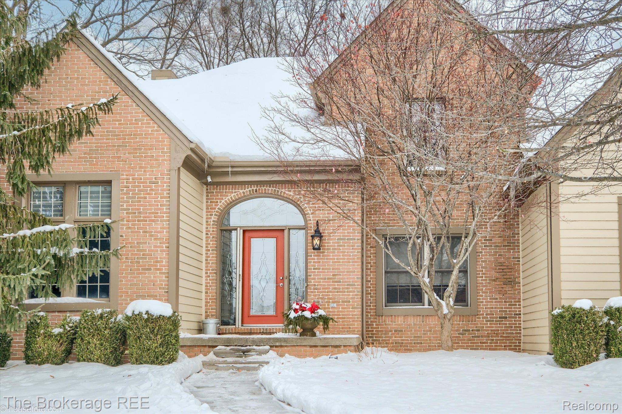 Grand Blanc, MI 48439,5475 Woodfield Pkwy