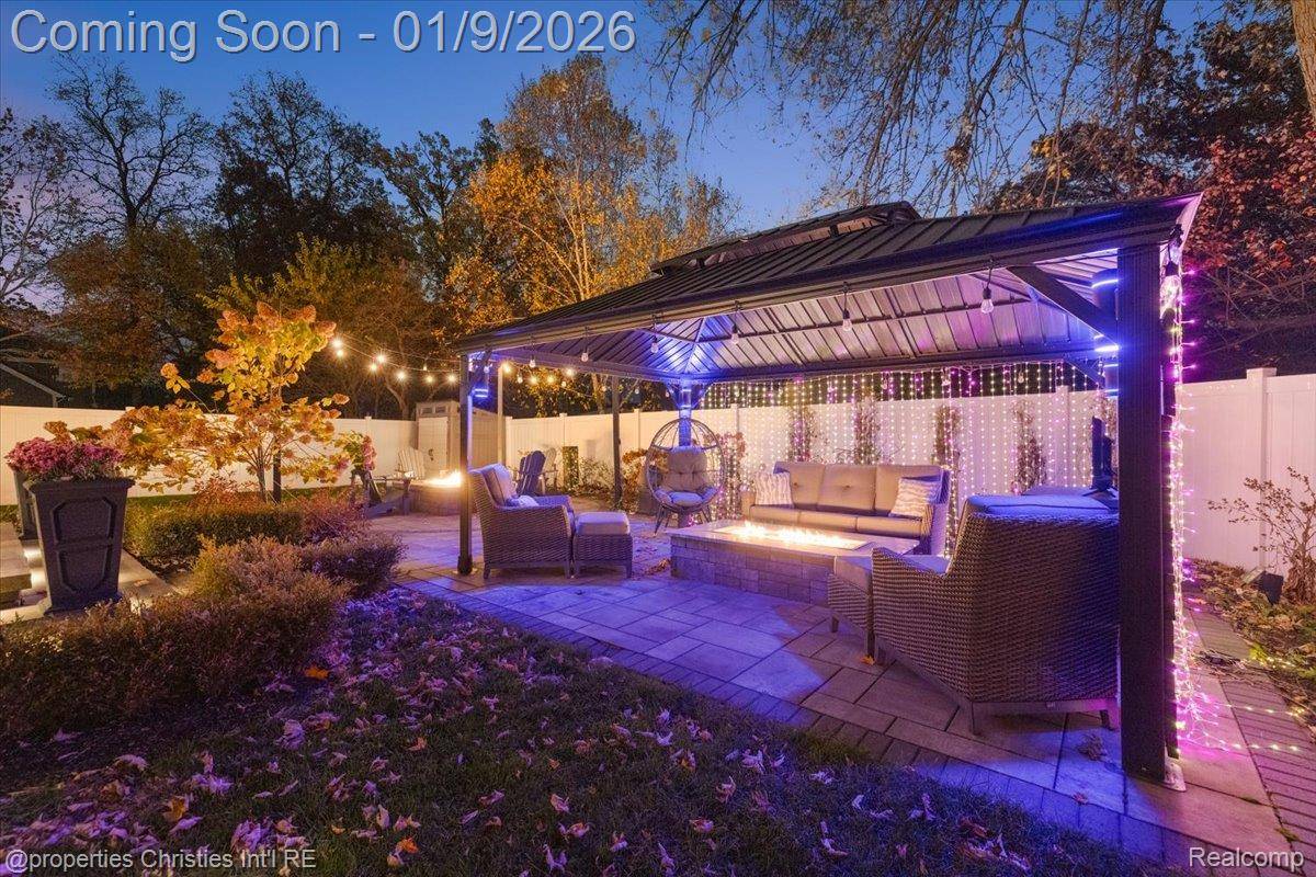 Royal Oak, MI 48073,3233 Warick RD