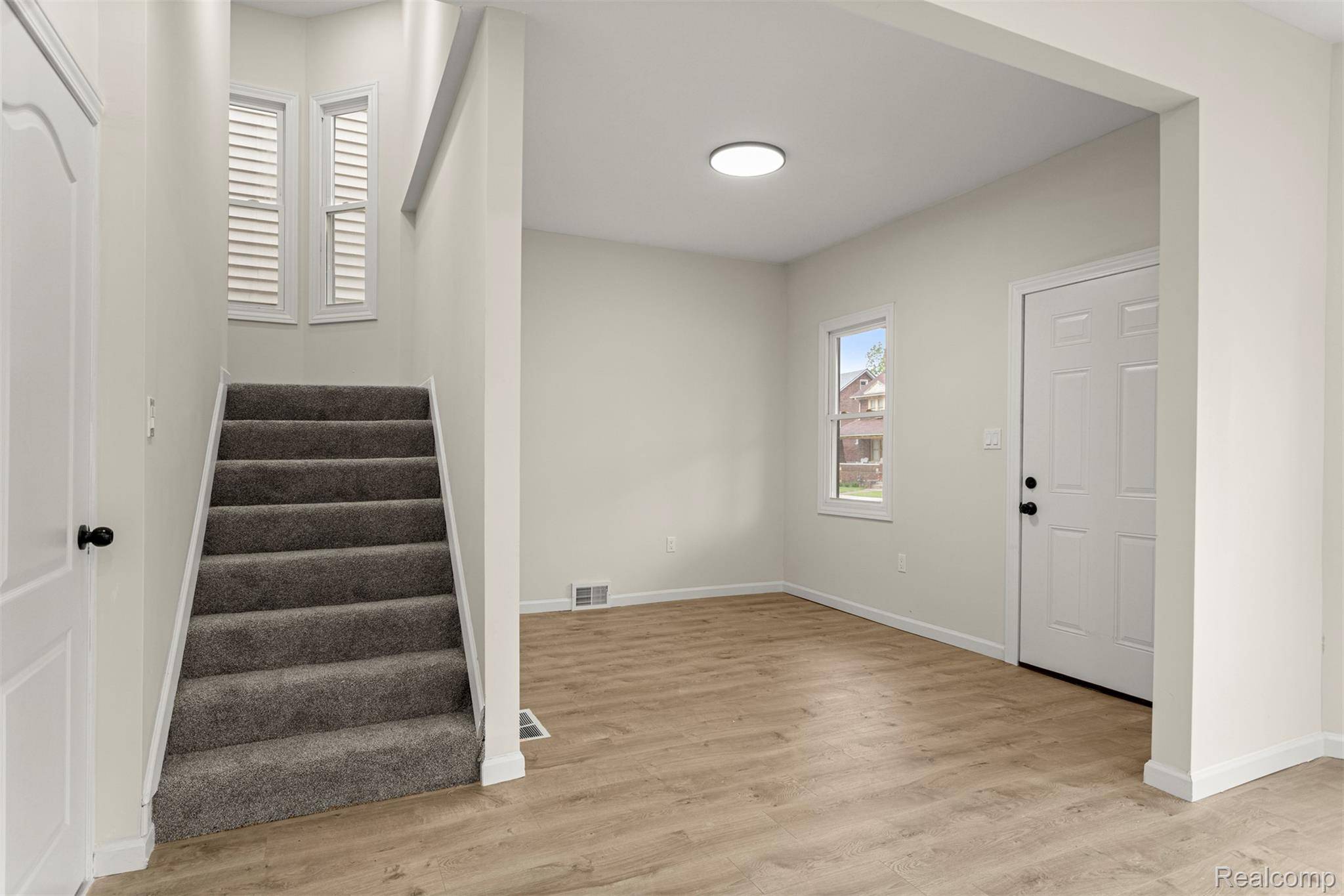 Detroit, MI 48214,4266 Seminole ST