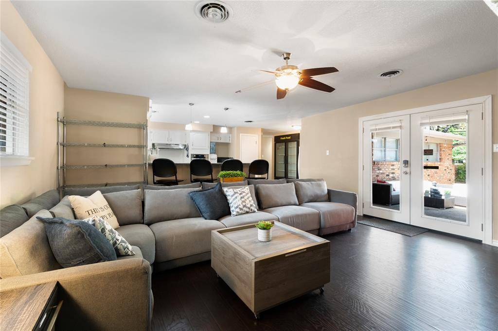 Hurst, TX 76054,521 Brookview Drive