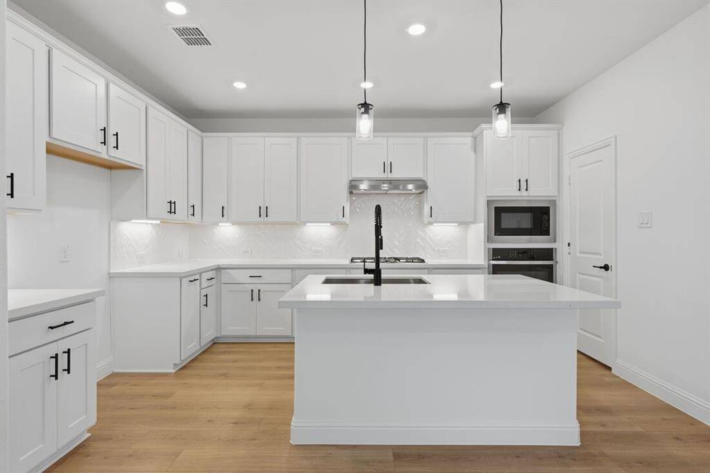 Celina, TX 75009,1124 Broomsedge Mews