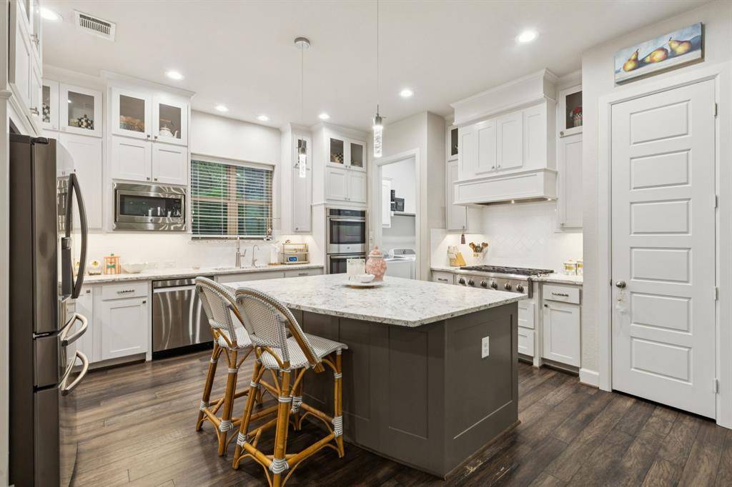 Dallas, TX 75238,8643 Thorbrush Place