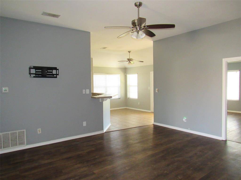 Lacy Lakeview, TX 76705,105 Wildcat Drive