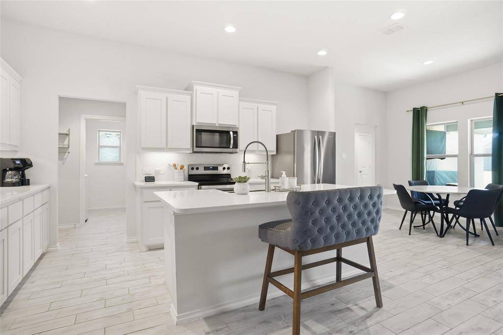 Burleson, TX 76028,2673 River Bank Drive