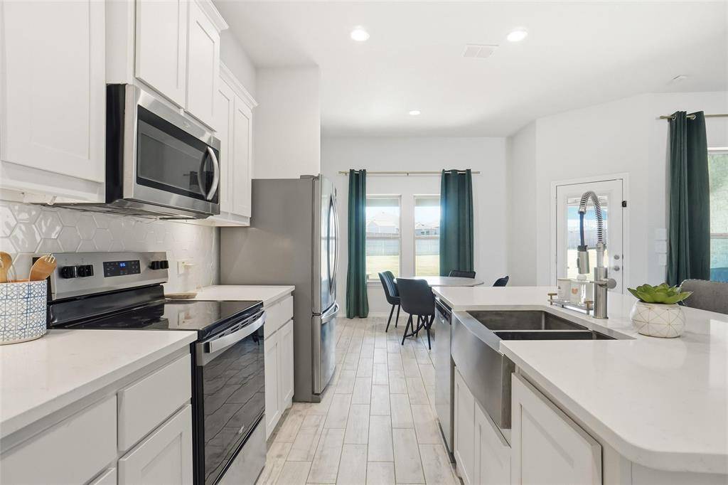 Burleson, TX 76028,2673 River Bank Drive