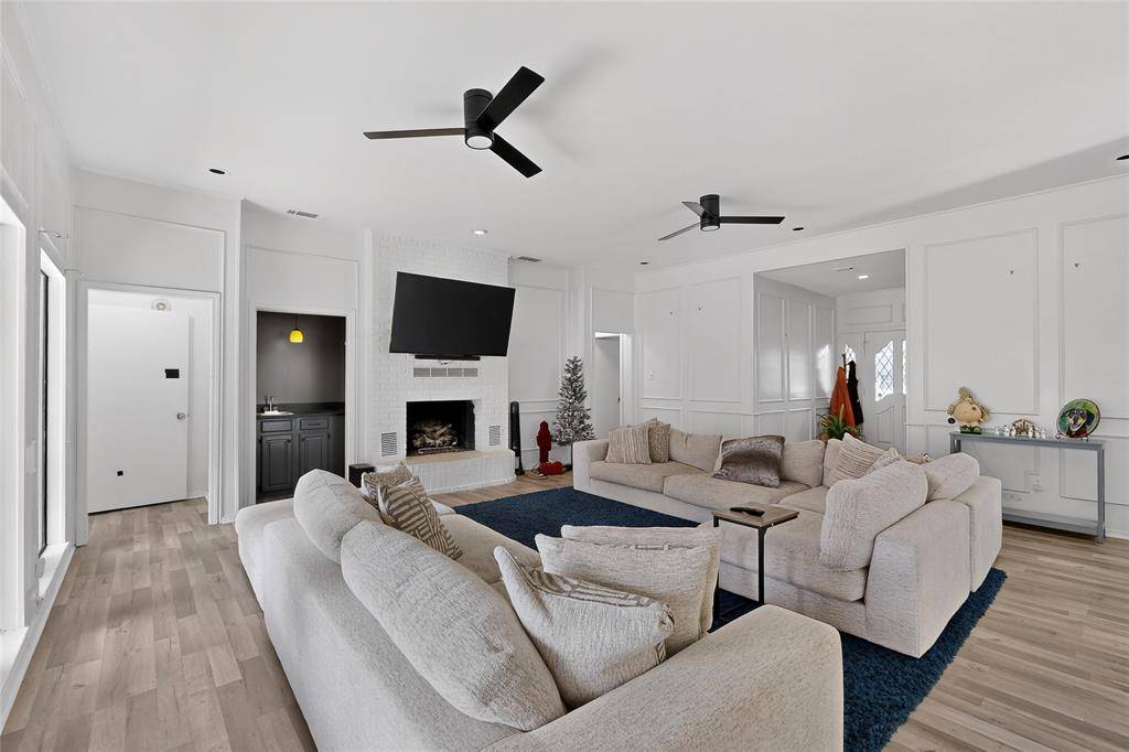 3900 N Shadycreek Drive, Arlington, TX 76013