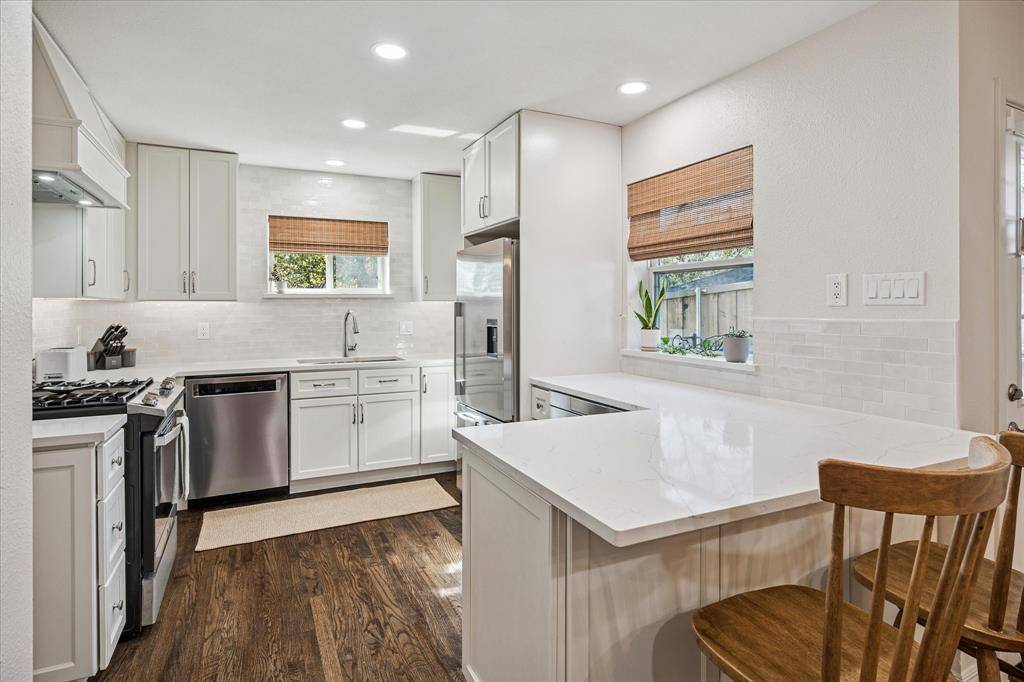 Dallas, TX 75218,821 Peavy Road