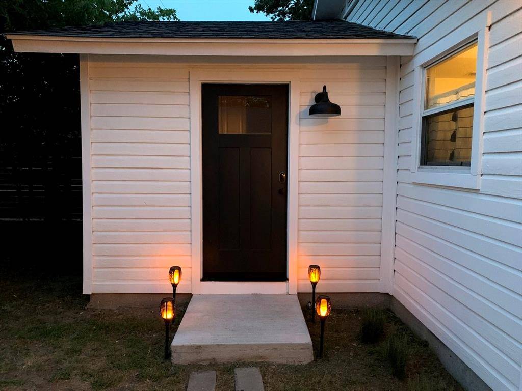 Fort Worth, TX 76111,2021 Bluebonnet Drive