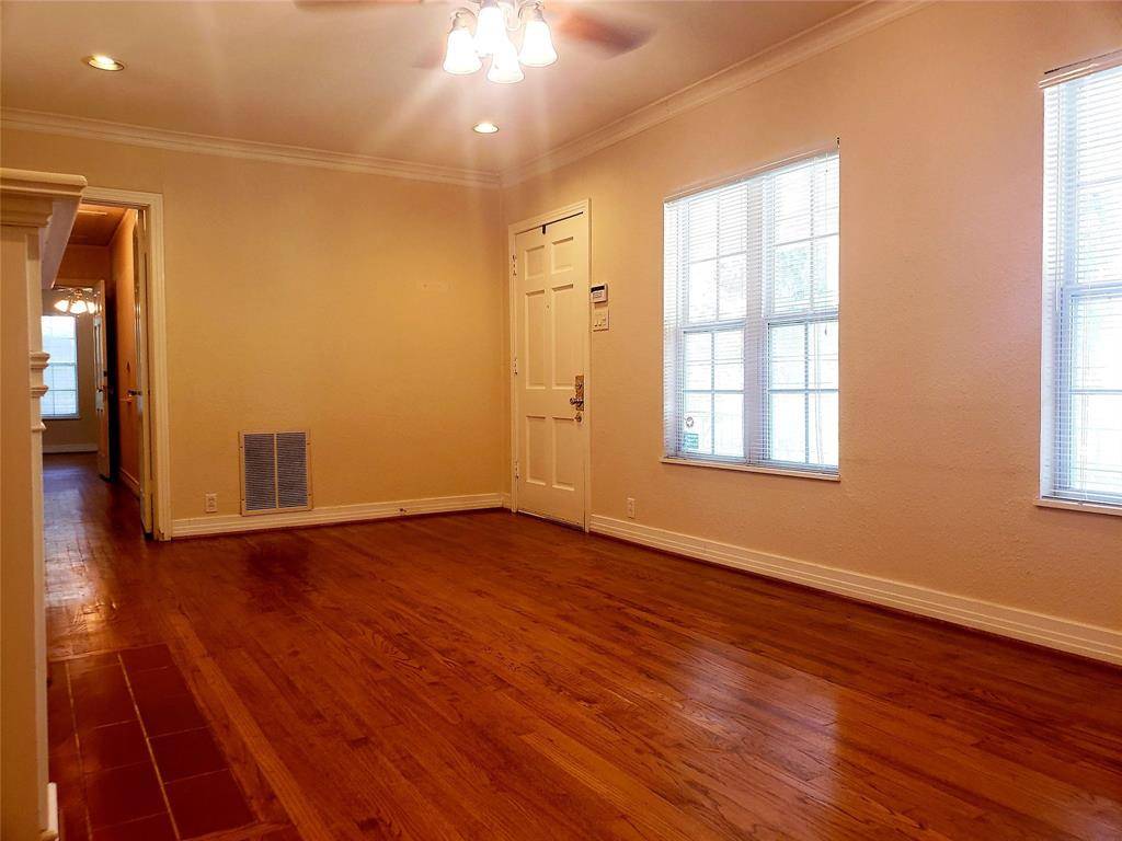 Dallas, TX 75214,6219 Penrose Avenue