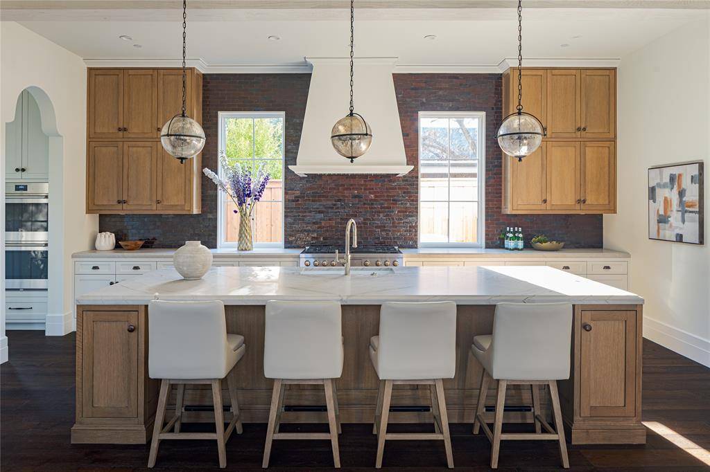 Dallas, TX 75209,4509 Pomona