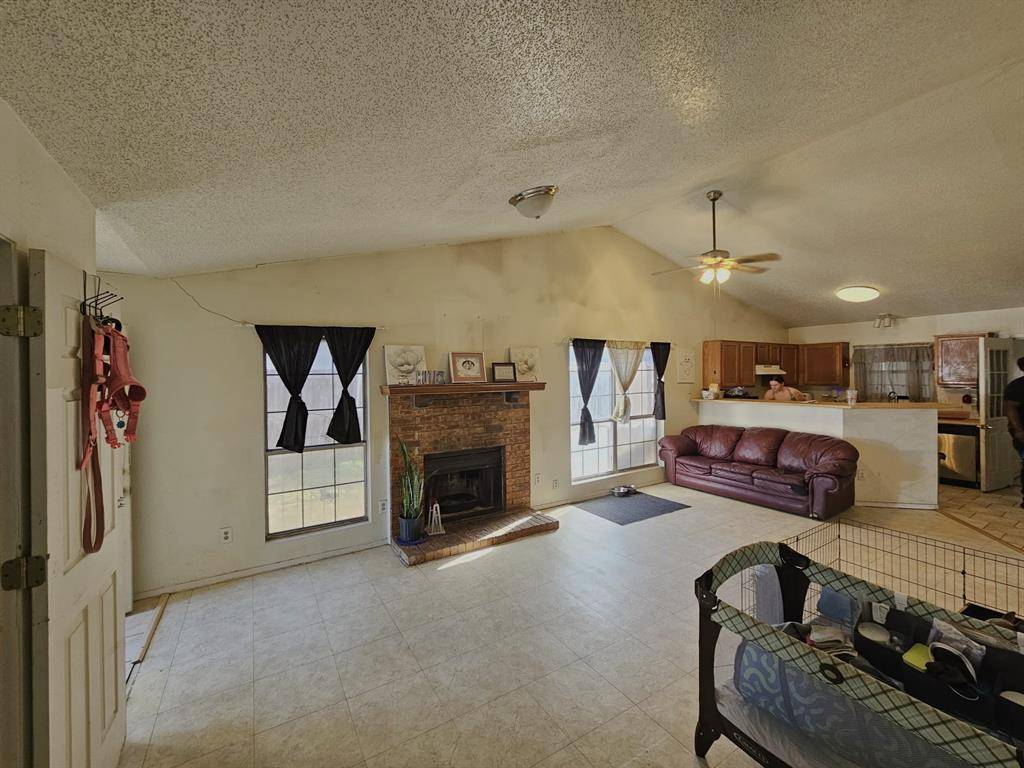 Mesquite, TX 75149,817 Colchester Drive