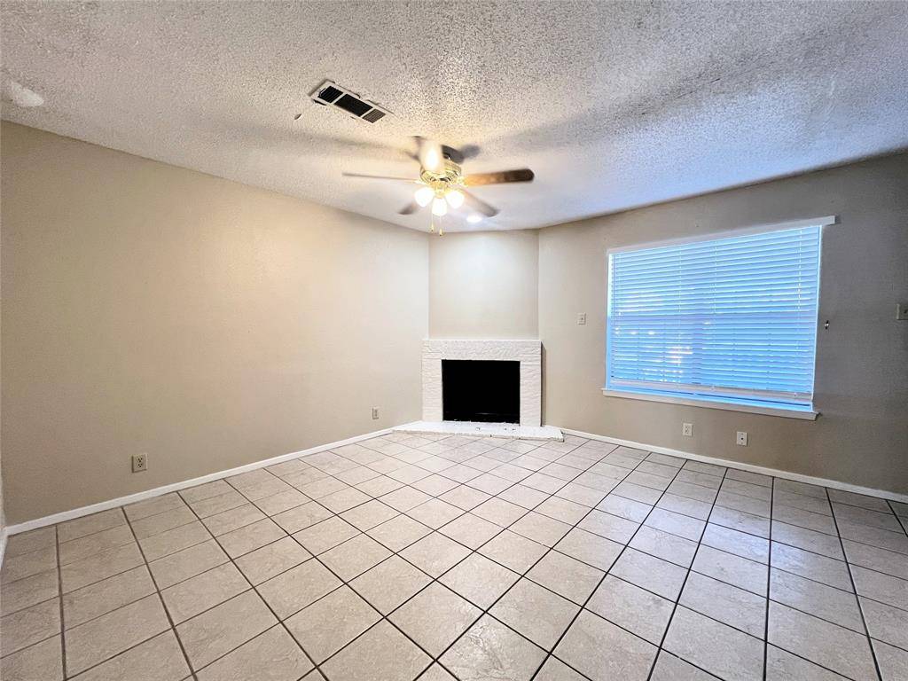 Denton, TX 76201,929 W Hickory Street #A15