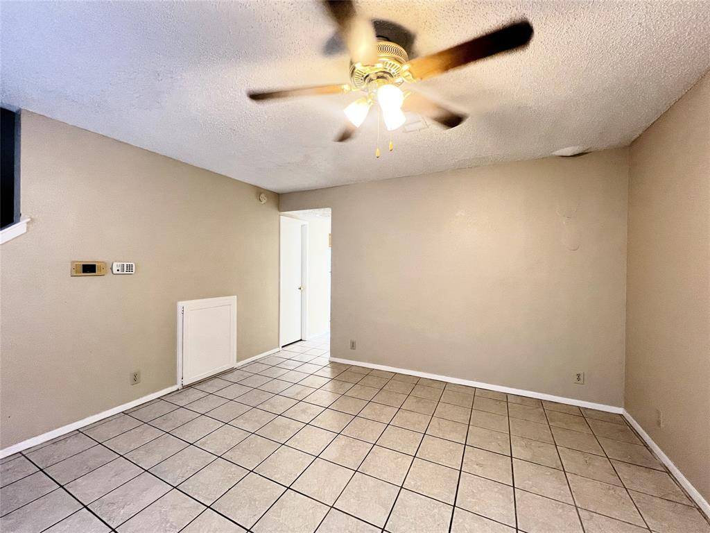 Denton, TX 76201,929 W Hickory Street #A15