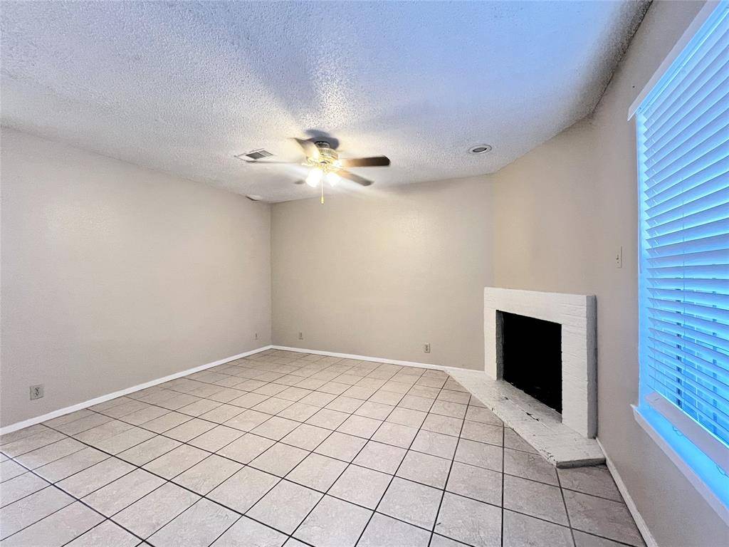 Denton, TX 76201,929 W Hickory Street #A15