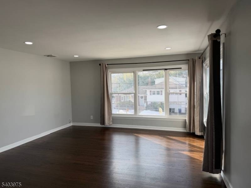 Fair Lawn Boro, NJ 07410,6-25 1St St