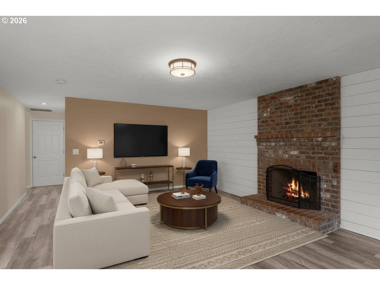 Hillsboro, OR 97123,806 SE 73RD AVE