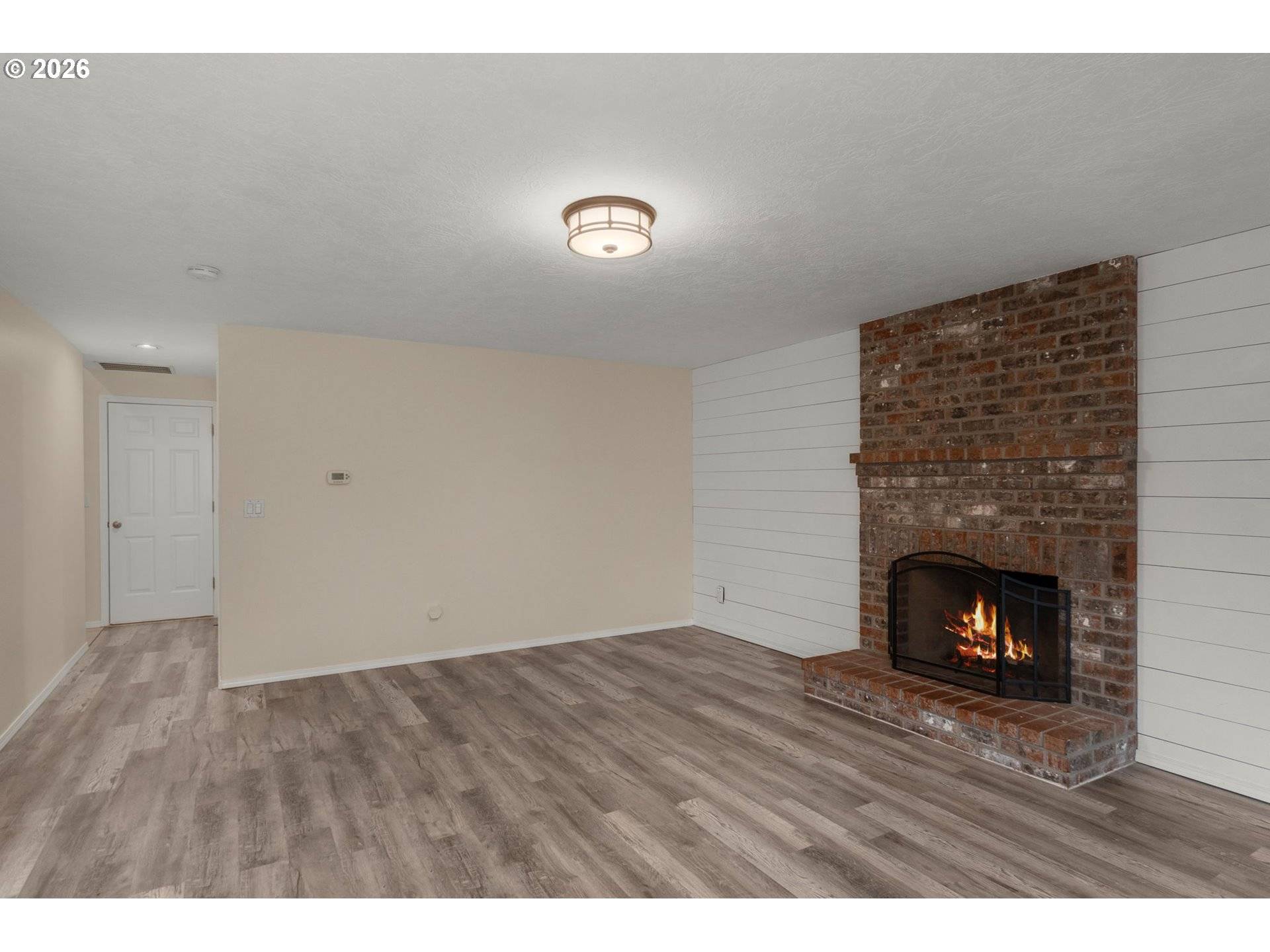 Hillsboro, OR 97123,806 SE 73RD AVE