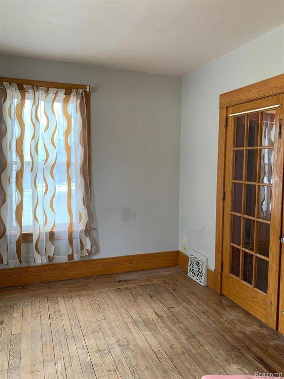 Saline, MI 48176,116 W McKay ST #2