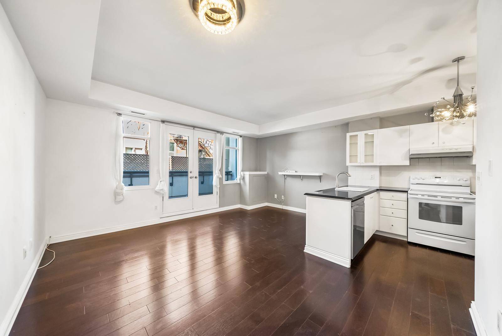 Toronto C01, ON M5V 3N4,500 Richmond ST W #331