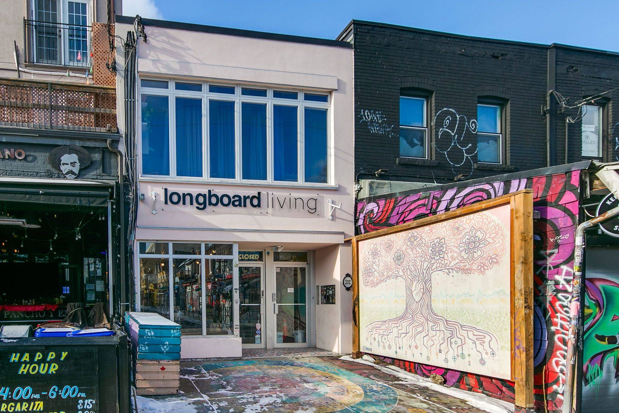 Toronto C01, ON M5T 2L6,202 Augusta AVE #Main Floor