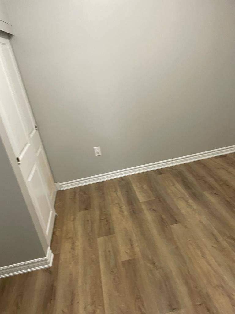 Toronto C01, ON M6H 3Y7,646 Lansdowne AVE #3