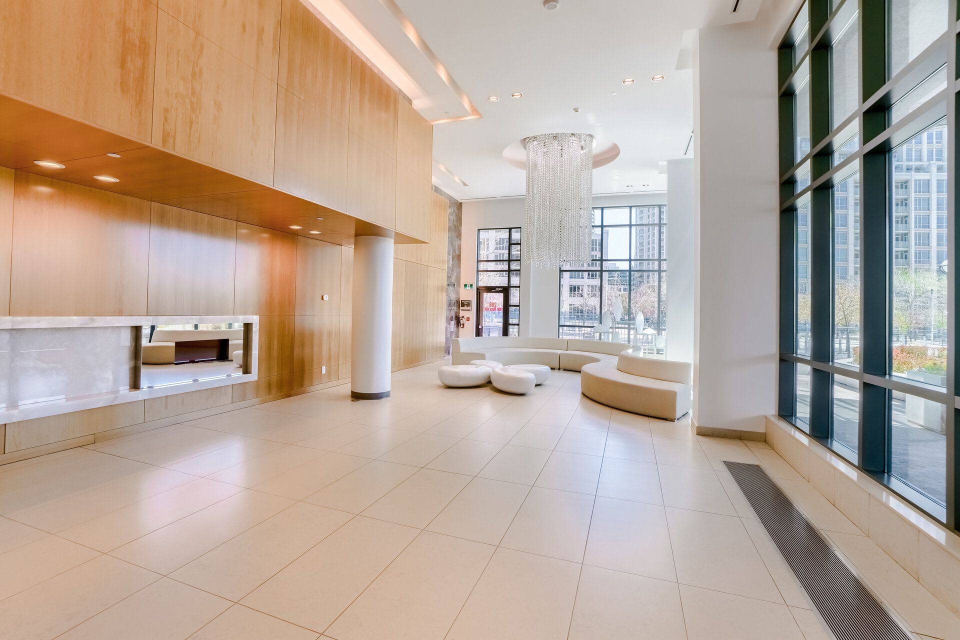 Toronto C01, ON M5V 4A1,209 Fort York BLVD #1456