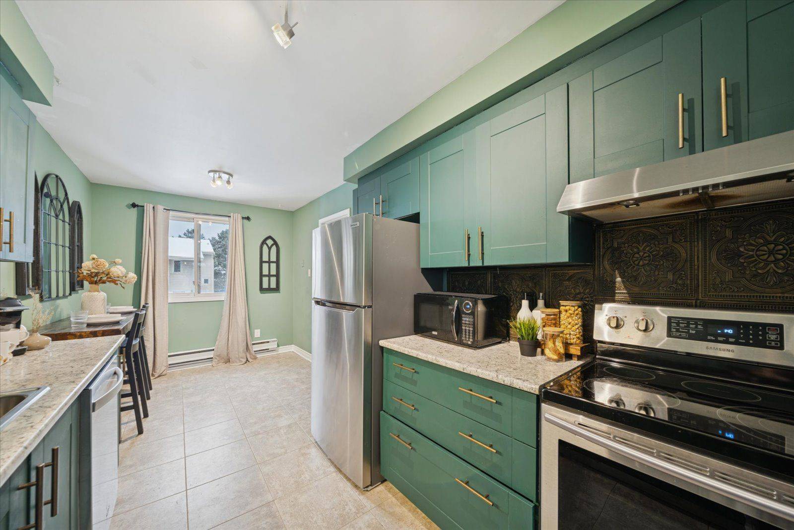 Pickering, ON L1V 2T5,1360 Glenanna RD #10A