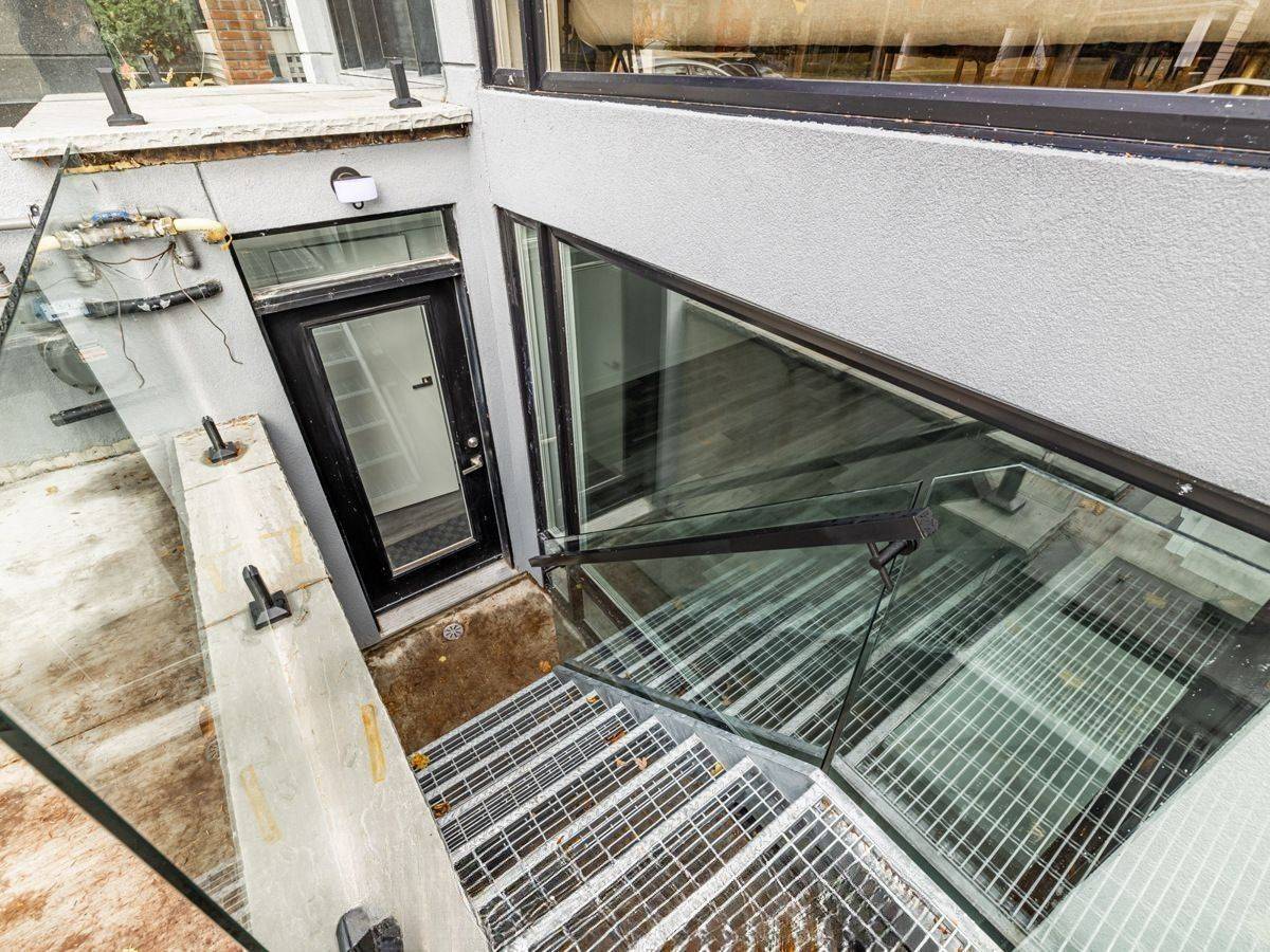 Toronto E02, ON M4E 2J7,19 Devon RD #Lower