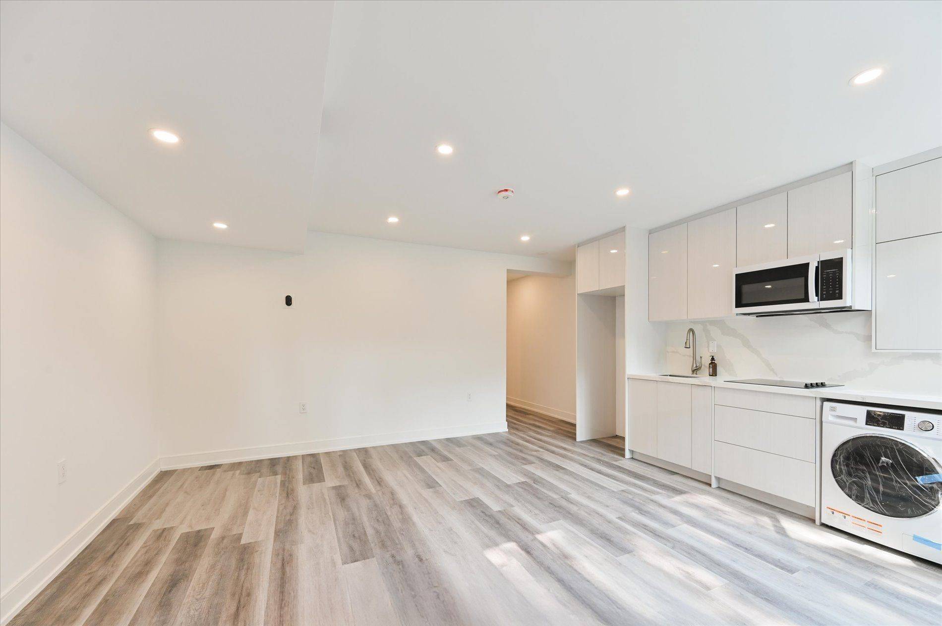 Toronto E02, ON M4E 2J7,19 Devon RD #Lower