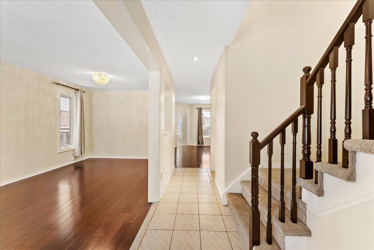 Whitby, ON L1N 9P3,34 Inlet Bay DR